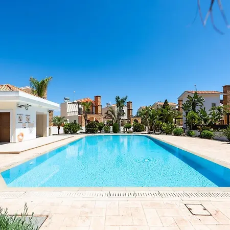 Alexandra By Ezoria *