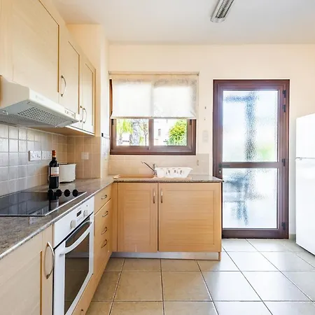 Alexandra By Ezoria Ajía Nápa