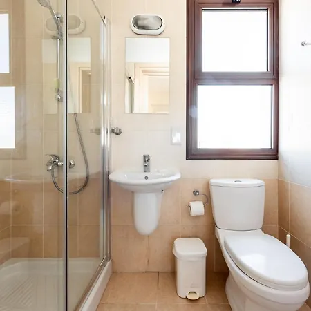 Alexandra By Ezoria Ajía Nápa