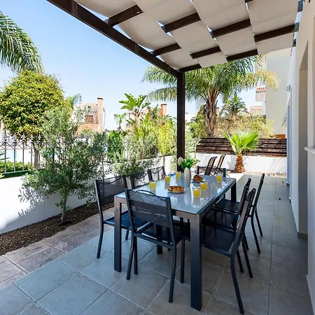 Alexandra By Ezoria *