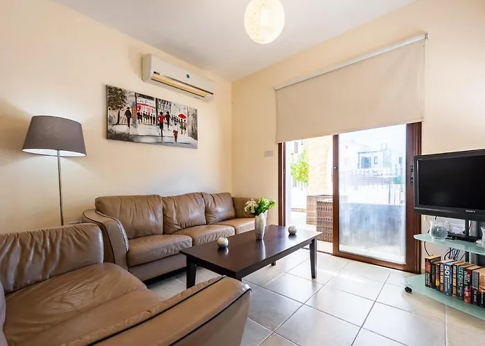 Alexandra By Ezoria *