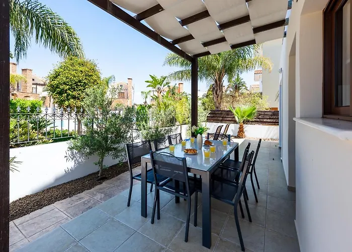 Alexandra By Ezoria *