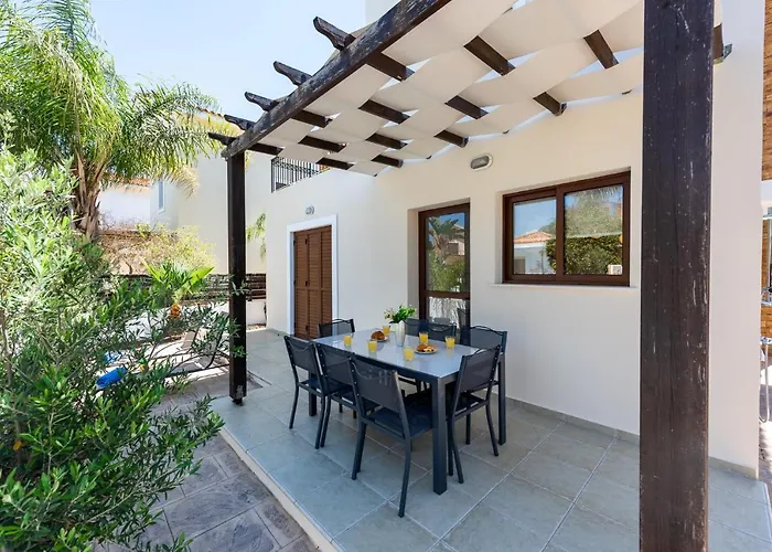 Alexandra By Ezoria *